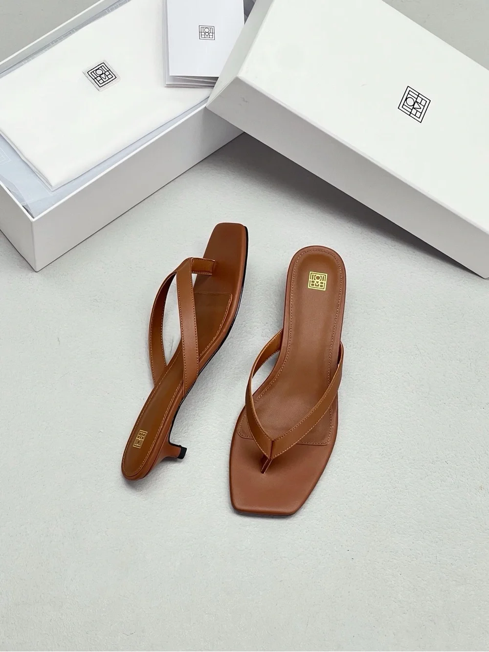 Women's Brown Leather Square-Toe Thong Sandals
